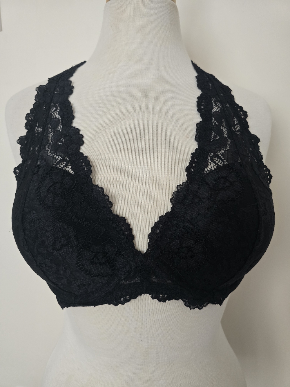 La SENZA Black Lace Halter Bralette Size 36 C